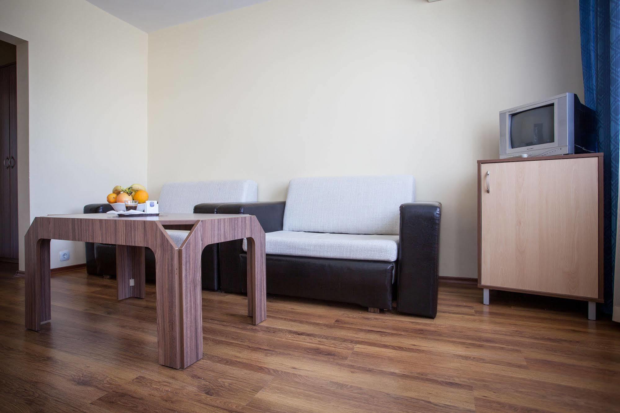 Hotel Rahovets Gorna Orjachovitsa Buitenkant foto